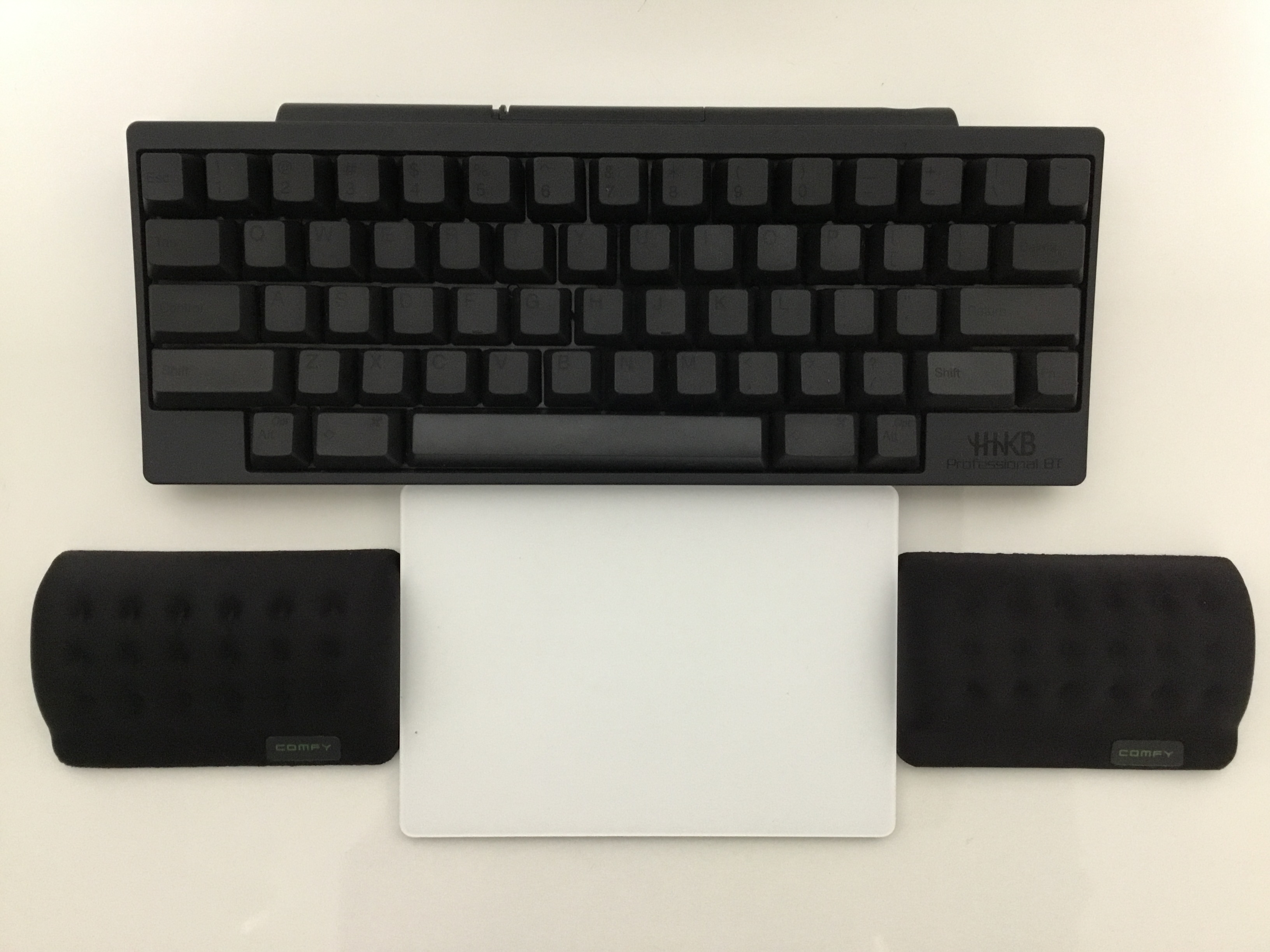 HHKBとMagic Padとリストレスト